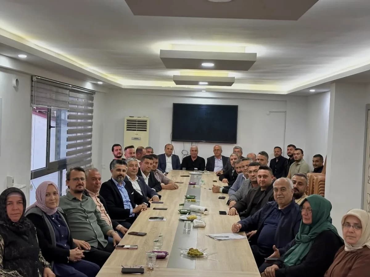 AK Parti Serik İlçe Başkanlığı Haftalık Toplantısını Gerçekleştirdi AK Parti Serik İlçe Başkanlığı Haftalık Toplantısını Gerçekleştirdi