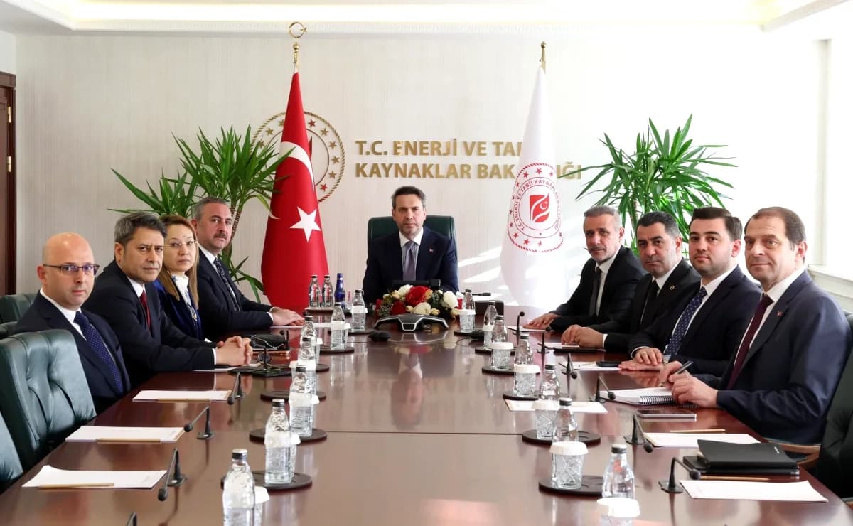 Gaziantep'in Elektrik Altyapısı Hasarları Bakanlıkta Masaya Yatırıldı Gaziantep'in Elektrik Altyapısı Hasarları Bakanlıkta Masaya Yatırıldı