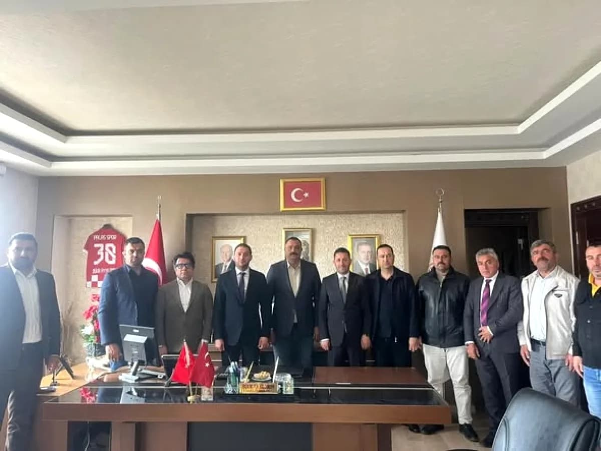 MHP Kayseri Heyeti Sarıoğlan Belediye Başkanı'nı Ziyaret Etti MHP Kayseri Heyeti Sarıoğlan Belediye Başkanı'nı Ziyaret Etti