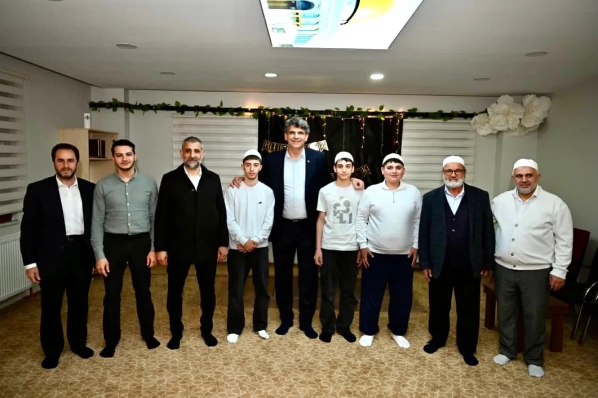 Kartepe'de Hafızlık Sınavı Tamamlandı Kartepe'de Hafızlık Sınavı Tamamlandı