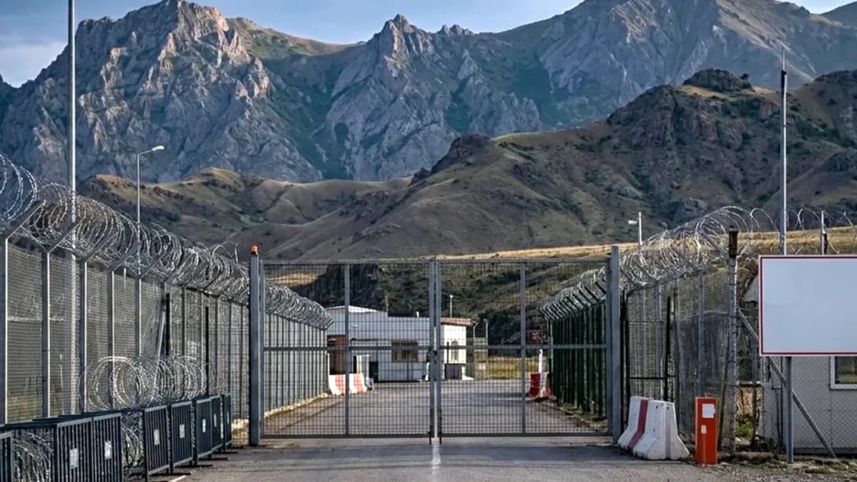 Türkiye-Ermenistan Sınırında Tarihi Adım: Alican Kapısı Açılmaya Hazır Türkiye-Ermenistan Sınırında Tarihi Adım: Alican Kapısı Açılmaya Hazır