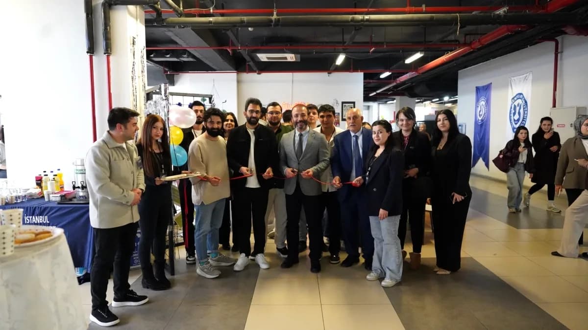 İstanbul Esenyurt Üniversitesi'nde HitFest 2026 Coşkusu İstanbul Esenyurt Üniversitesi'nde HitFest 2026 Coşkusu