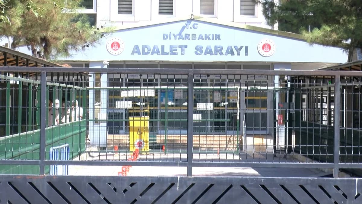 Diyarbakır'da Profesör ve Medikal Firma Sahibine İrtikap Davası Diyarbakır'da Profesör ve Medikal Firma Sahibine İrtikap Davası