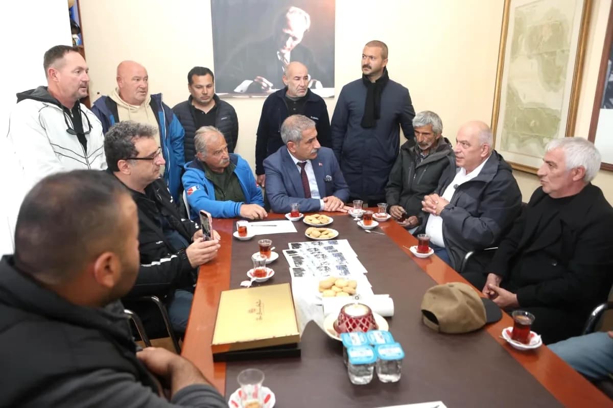 Adalar'da Kritik Balıkçılık Buluşması: Marmara'nın Geleceği Masaya Yatırıldı Adalar'da Kritik Balıkçılık Buluşması: Marmara'nın Geleceği Masaya Yatırıldı