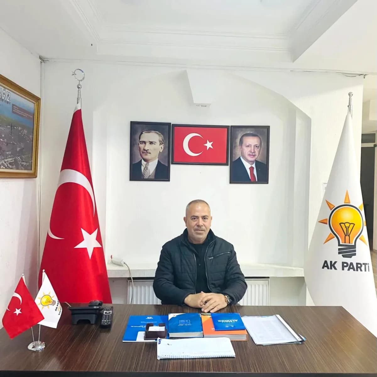 Polatlı'da AK Parti'nin Bugünkü Nöbetçisi Murat ÖZDEMİR Vatandaşı Bekliyor Polatlı'da AK Parti'nin Bugünkü Nöbetçisi Murat ÖZDEMİR Vatandaşı Bekliyor