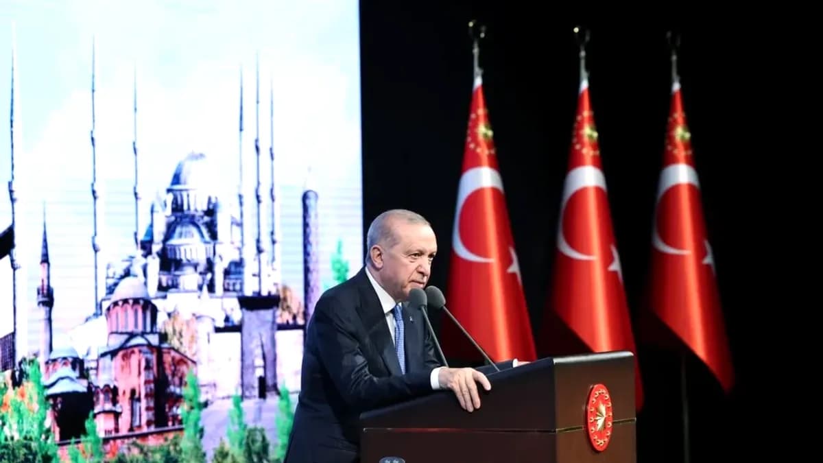 Erdoğan'dan Vakıflar Haftası'nda Sert Mesaj: "Mahşeri Vicdana Havale Ediyoruz" Erdoğan'dan Vakıflar Haftası'nda Sert Mesaj: "Mahşeri Vicdana Havale Ediyoruz"