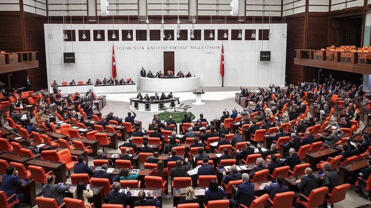 TBMM'de Kentsel Dönüşüm ve Yapı Güvenliği İçin 6 Madde Onaylandı TBMM'de Kentsel Dönüşüm ve Yapı Güvenliği İçin 6 Madde Onaylandı