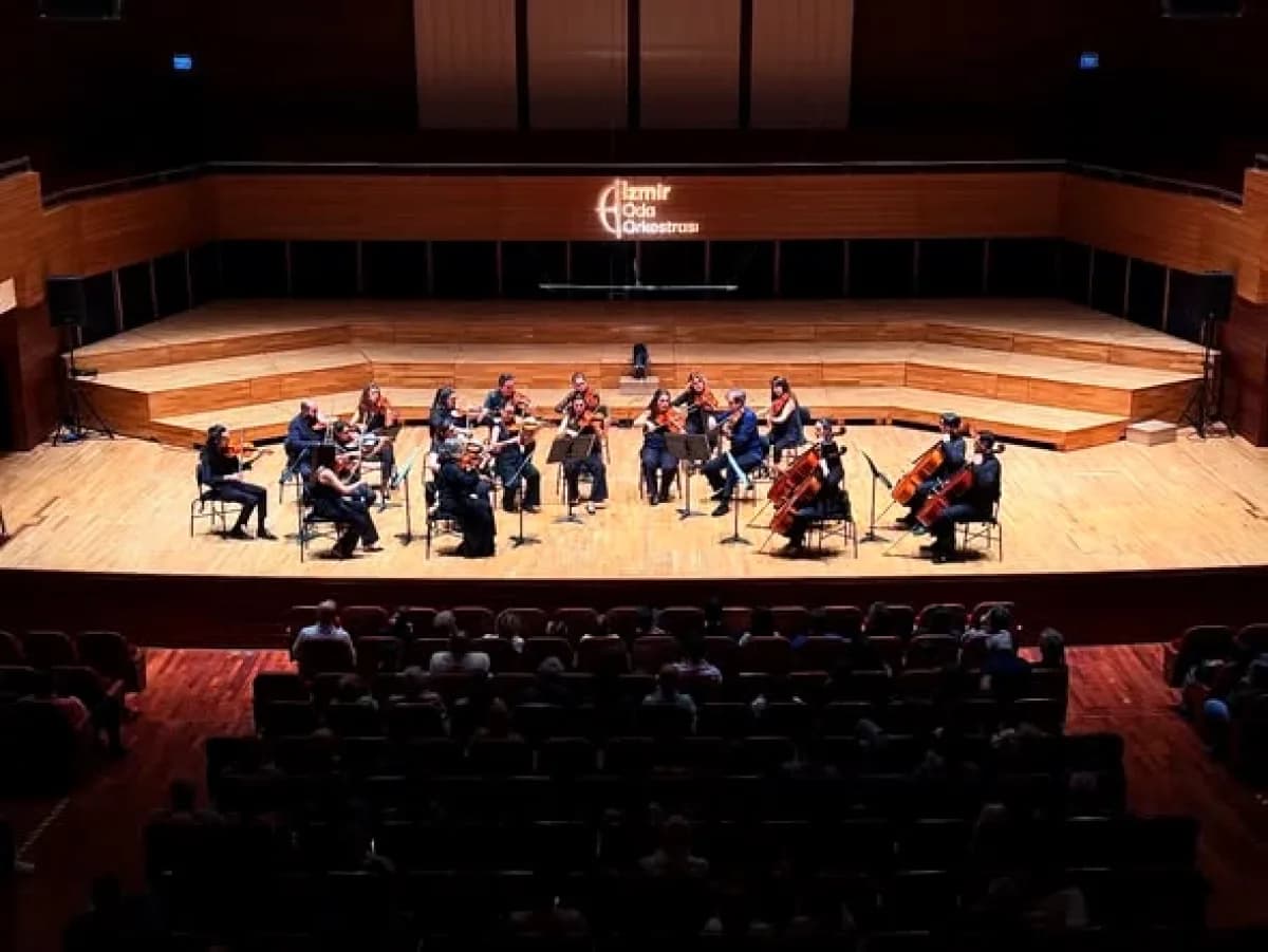 İzmir Oda Orkestrası'nda Jana Kuss ve William Coleman Konseri İzmir Oda Orkestrası'nda Jana Kuss ve William Coleman Konseri