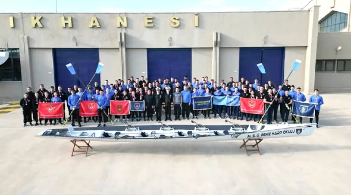 Askeri Öğrenciler Tuzla'da Deniz Küreği Yarışlarında Ter Döktü Askeri Öğrenciler Tuzla'da Deniz Küreği Yarışlarında Ter Döktü