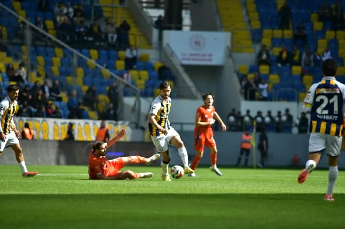 MKE Ankaragücü, İskenderunspor A.Ş.'yi 4-1 Mağlup Etti MKE Ankaragücü, İskenderunspor A.Ş.'yi 4-1 Mağlup Etti