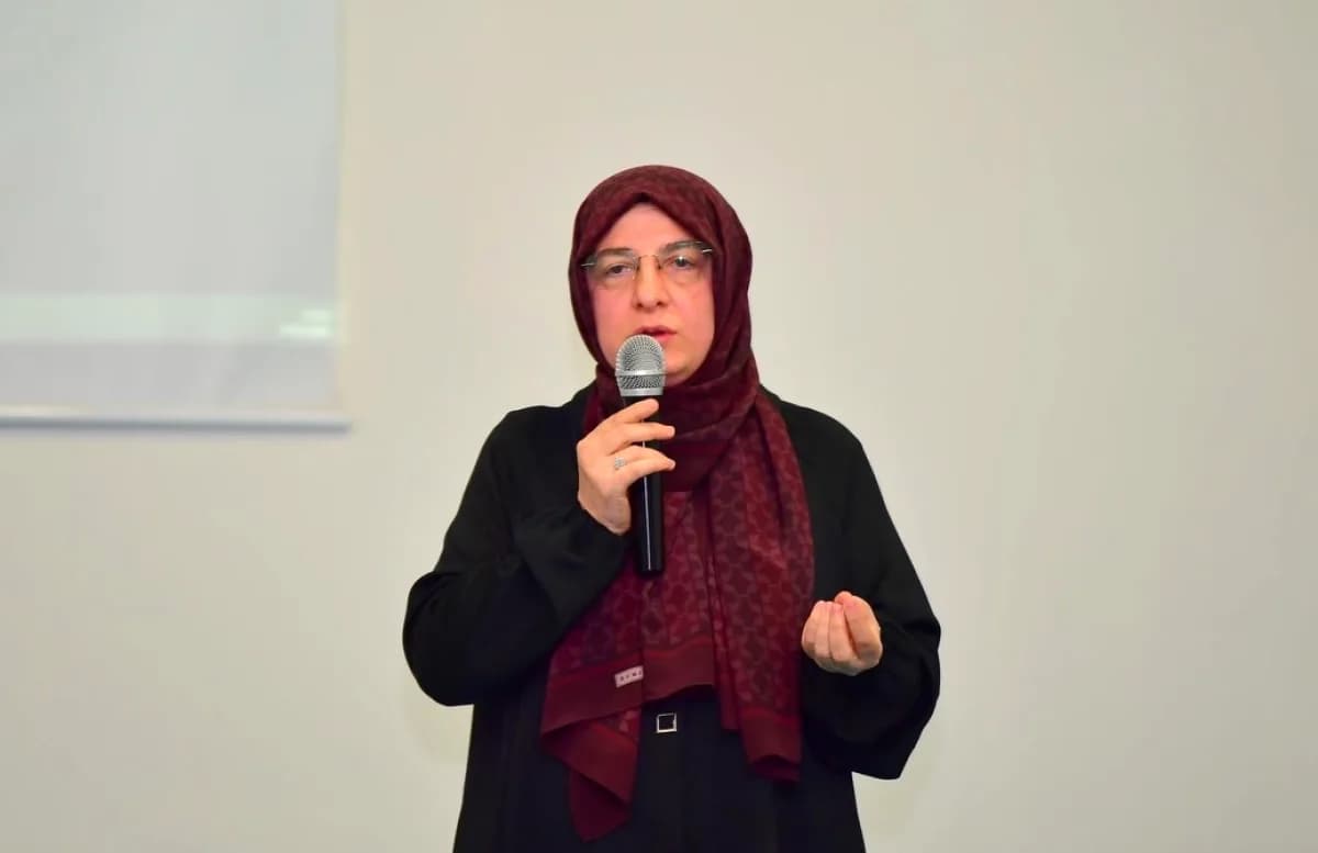 Van'da Gönüllülük ve Kariyer Buluşması: Kızılay Gençlere İlham Verdi Van'da Gönüllülük ve Kariyer Buluşması: Kızılay Gençlere İlham Verdi