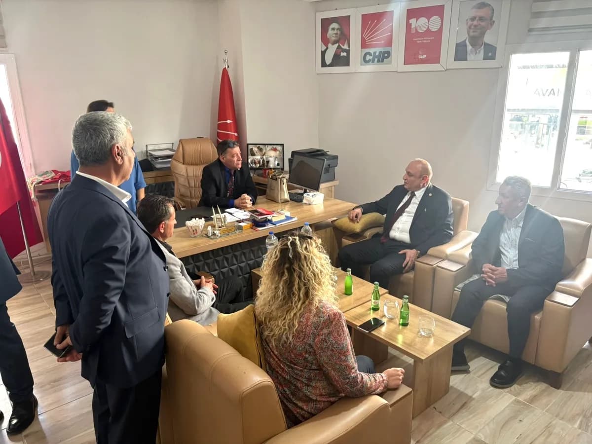 Melih Meriç, CHP Cizre Teşkilatı ile Bölge Sorunlarını Masaya Yatırdı Melih Meriç, CHP Cizre Teşkilatı ile Bölge Sorunlarını Masaya Yatırdı