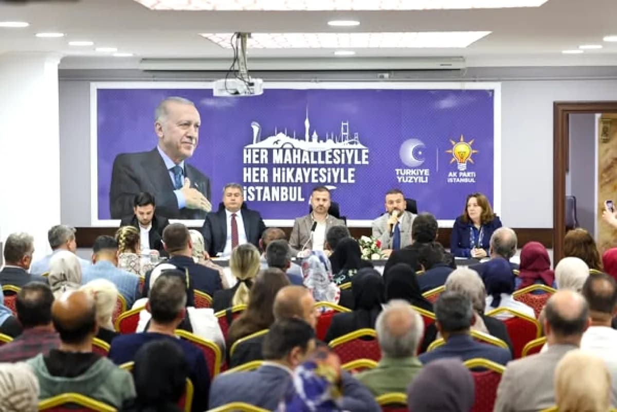 AK Parti Arnavutköy'de Danışma Meclisi Toplantısı Düzenledi AK Parti Arnavutköy'de Danışma Meclisi Toplantısı Düzenledi