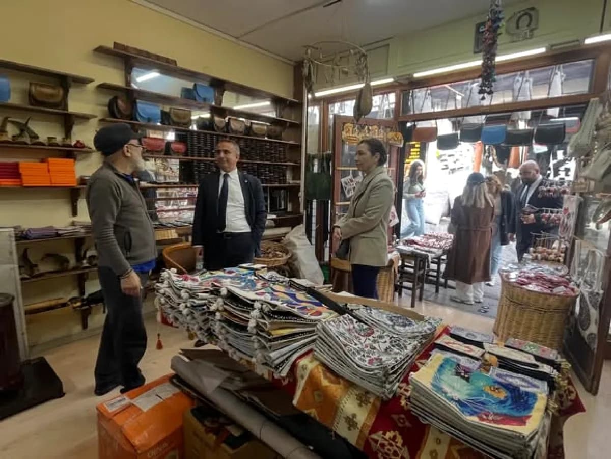İYİ Parti Ankara Kalesi'nde Esnaf ve Vatandaşlarla Buluştu İYİ Parti Ankara Kalesi'nde Esnaf ve Vatandaşlarla Buluştu