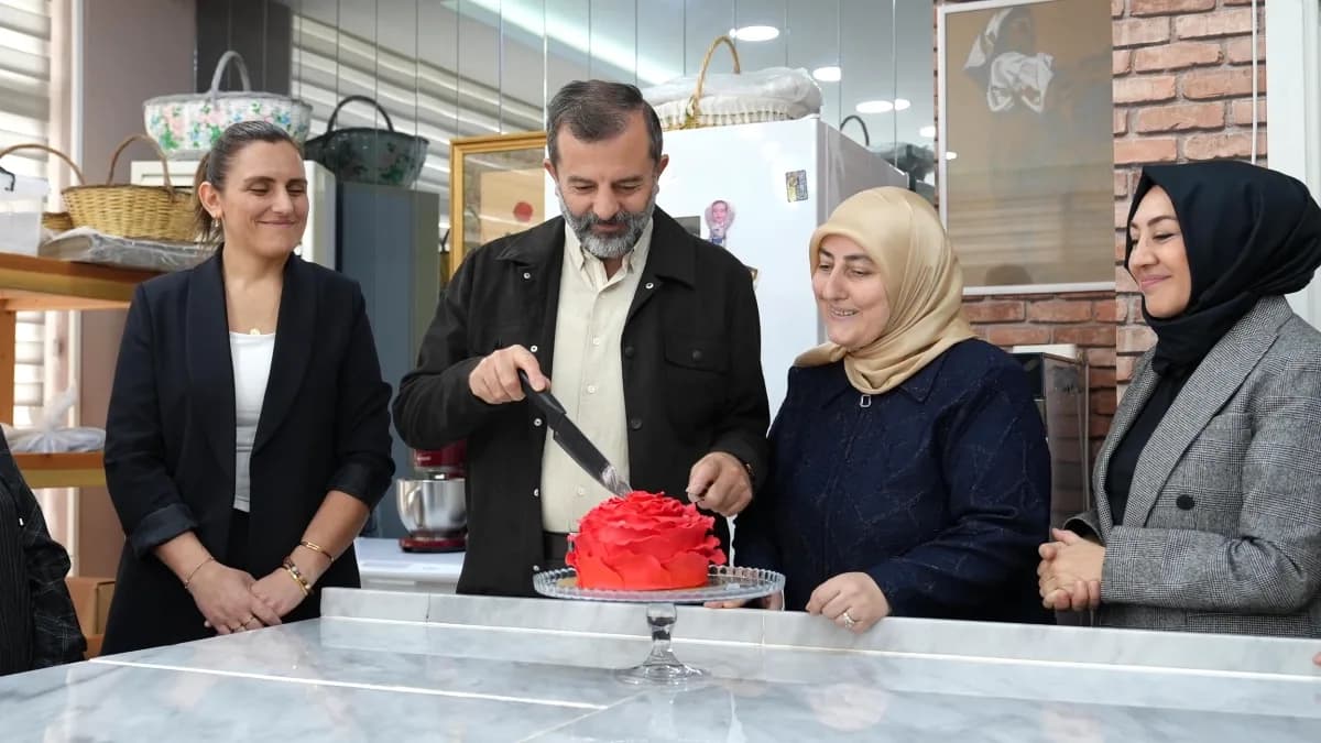 Gürsu'da Anneler Günü'nde Kadın Kooperatifinden Anlamlı Kutlama Gürsu'da Anneler Günü'nde Kadın Kooperatifinden Anlamlı Kutlama