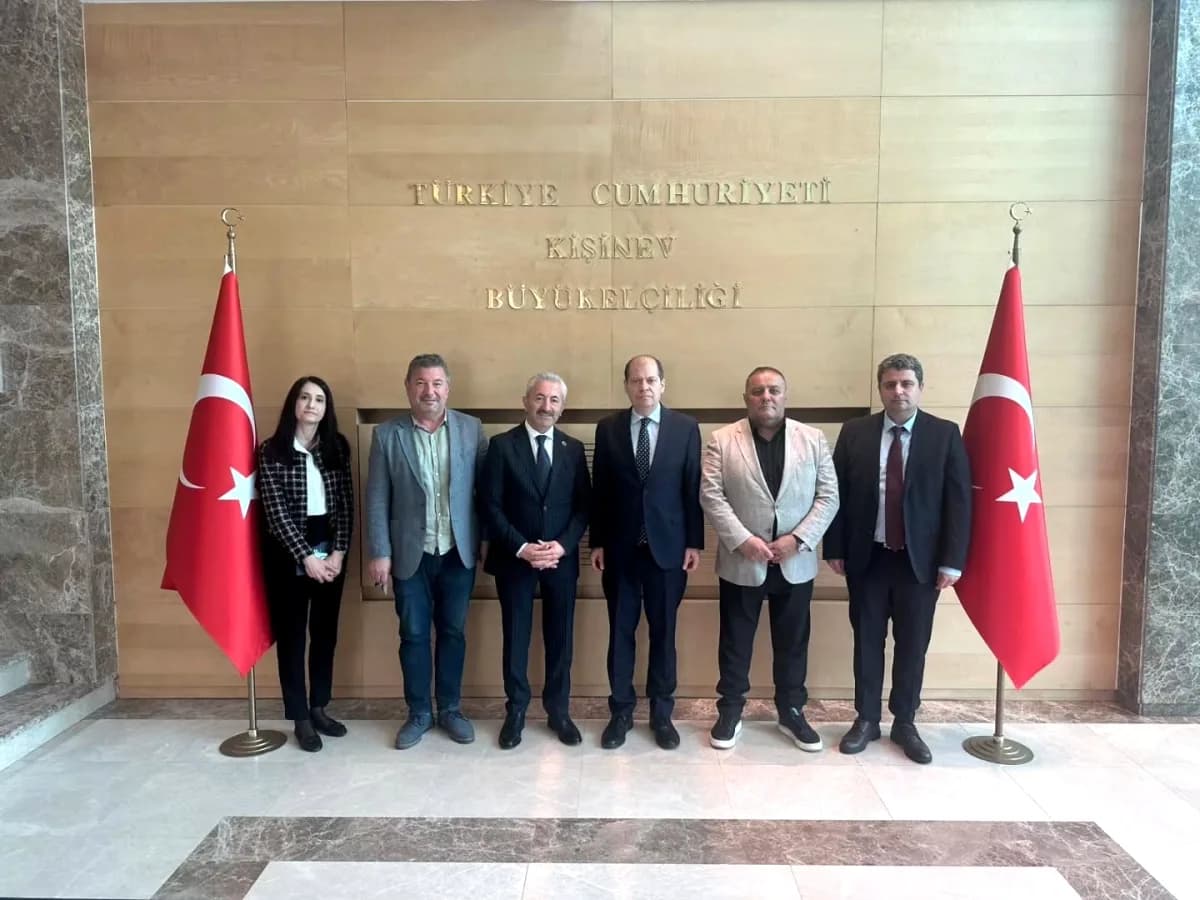 İzmit, Moldova'nın Ungheni Belediyesi ile Kardeş Şehir Oluyor İzmit, Moldova'nın Ungheni Belediyesi ile Kardeş Şehir Oluyor