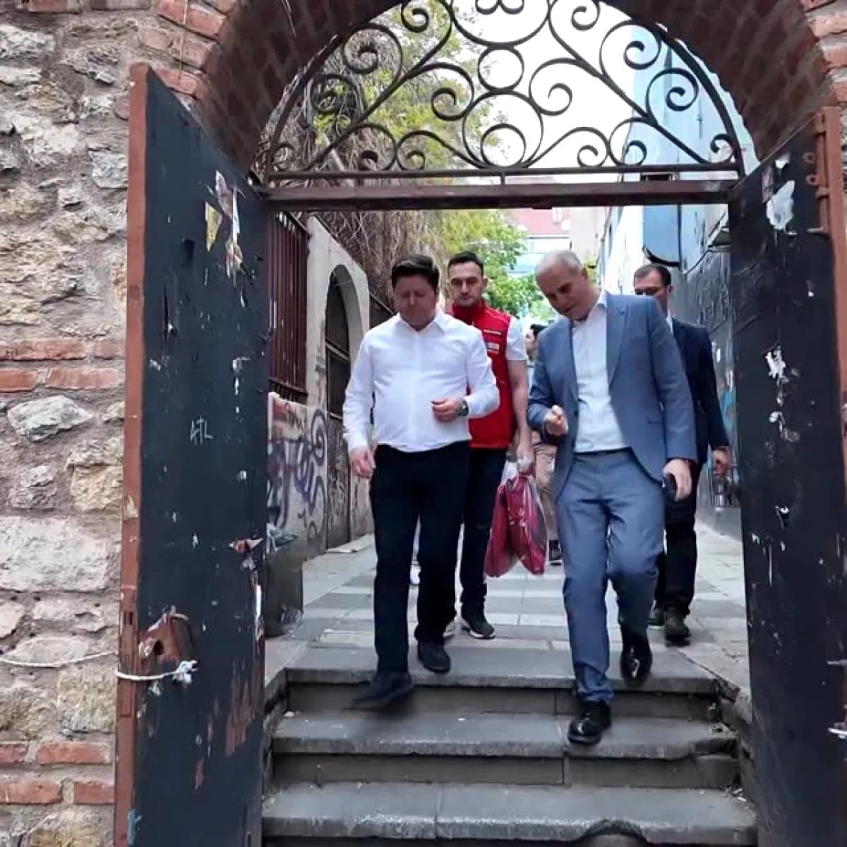 Kadıköy'de Saha Ziyareti: Başkan Kösedağı Rasimpaşa'da Dinledi Kadıköy'de Saha Ziyareti: Başkan Kösedağı Rasimpaşa'da Dinledi