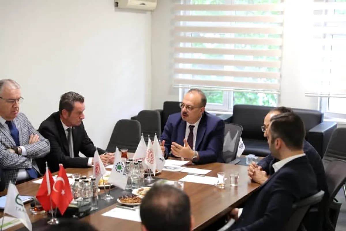 Ankara Valisi Canbolat, Yeni Stadyum İnşaatında İncelemede Bulundu Ankara Valisi Canbolat, Yeni Stadyum İnşaatında İncelemede Bulundu