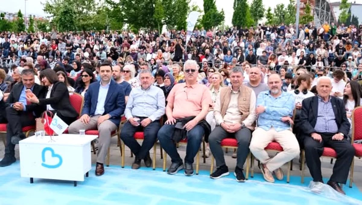Rahmi Kula Başkanlığındaki BTSO Heyeti GastroFest'te Rahmi Kula Başkanlığındaki BTSO Heyeti GastroFest'te