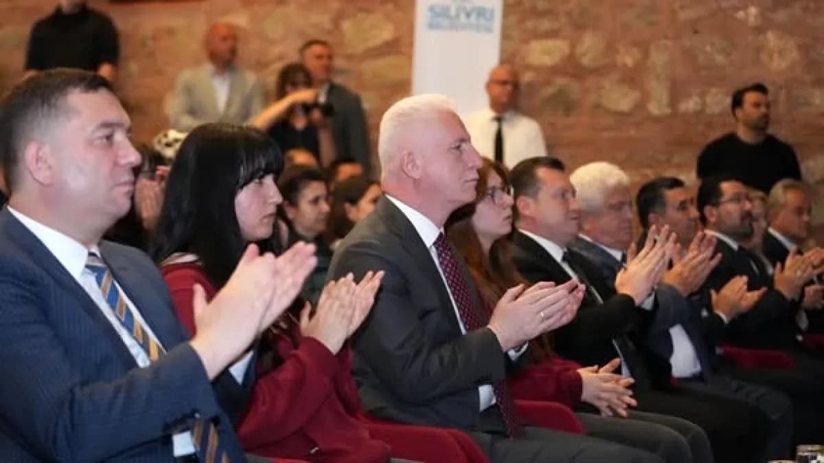 Silivri'de Enstrümansız Okul Kalmasın Konseri Düzenlendi Silivri'de Enstrümansız Okul Kalmasın Konseri Düzenlendi