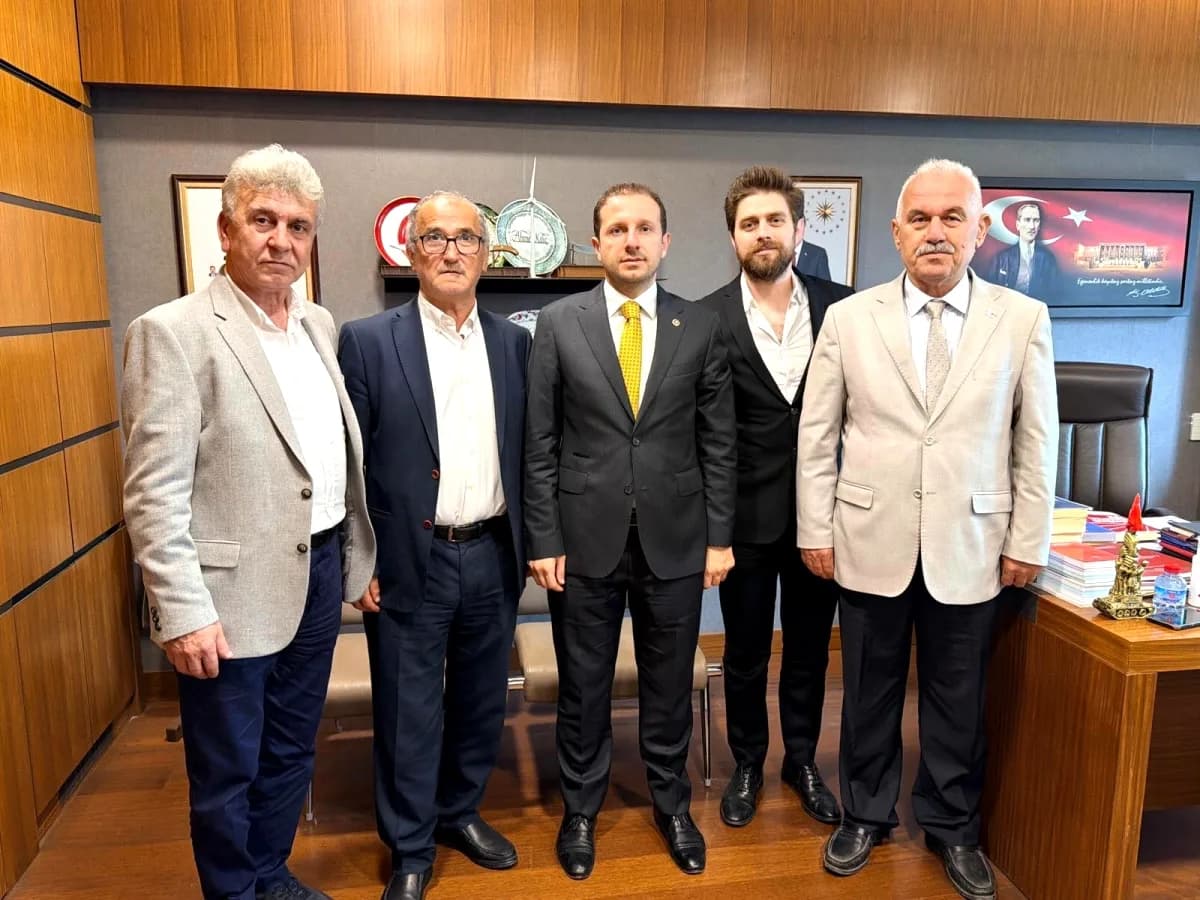 AK Parti'li Ahmet Kılıç'tan Gazi Meclis'te Bursa Ziyareti AK Parti'li Ahmet Kılıç'tan Gazi Meclis'te Bursa Ziyareti