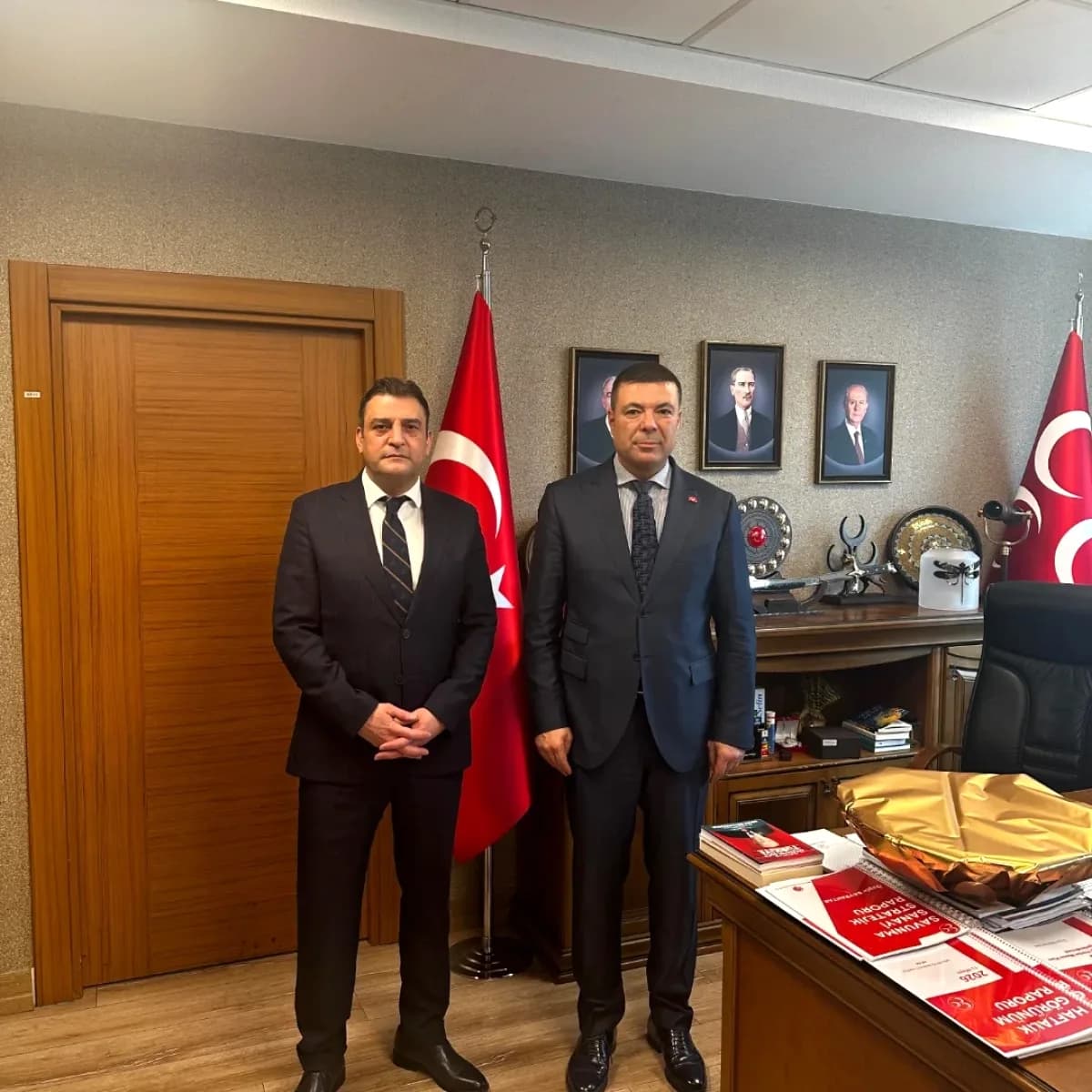 MHP Bursa'dan Genel Başkan Yardımcısı Bayraktar'a Ziyaret MHP Bursa'dan Genel Başkan Yardımcısı Bayraktar'a Ziyaret