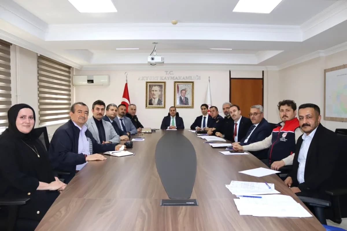 Akyurt'ta Okul Güvenliği Yürütme Kurulu Toplantısı Gerçekleşti Akyurt'ta Okul Güvenliği Yürütme Kurulu Toplantısı Gerçekleşti