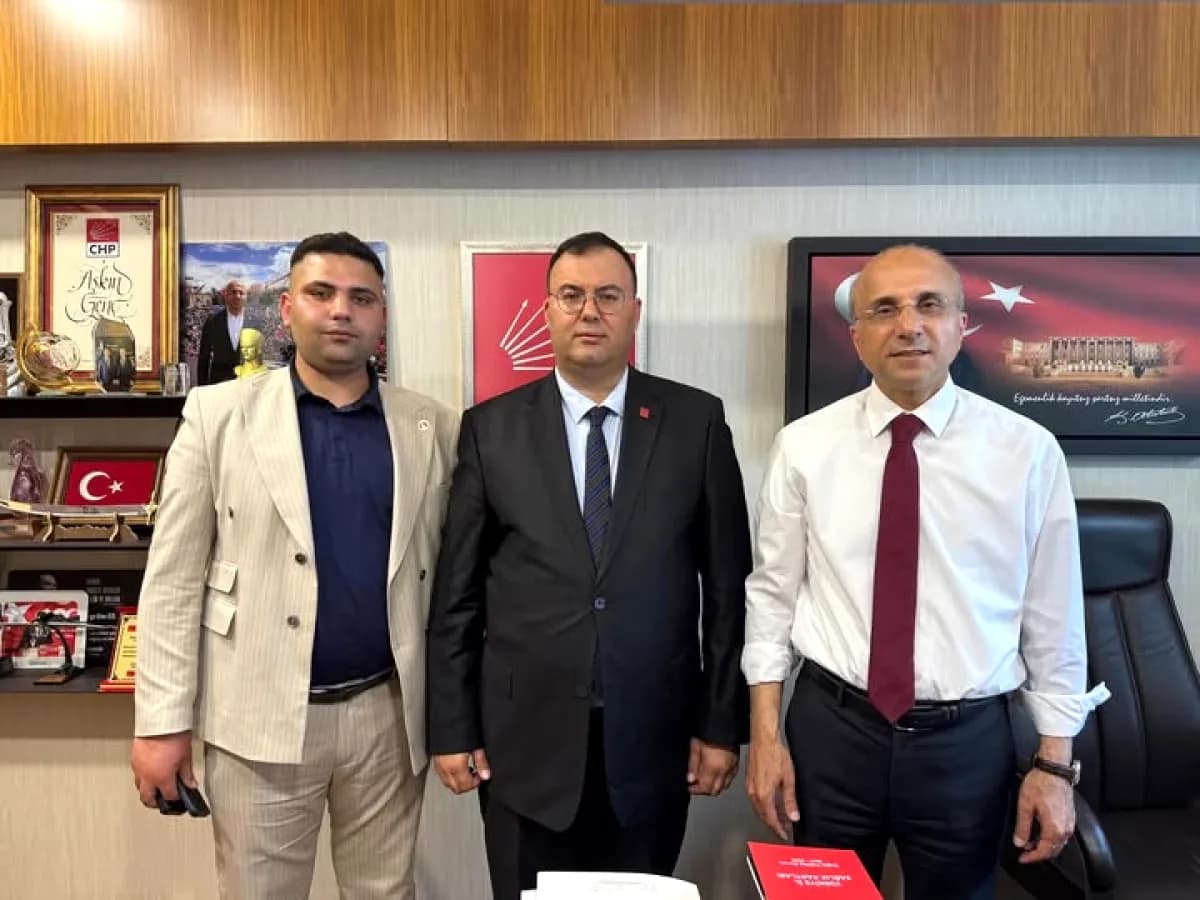 CHP'li Aşkın Genç, Eski Melikgazi İlçe Başkanı İbrahim Kaan'ı TBMM'de Ağırladı CHP'li Aşkın Genç, Eski Melikgazi İlçe Başkanı İbrahim Kaan'ı TBMM'de Ağırladı