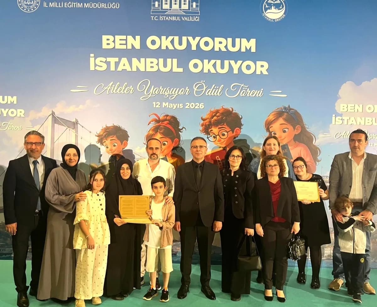 İstanbul'da 5 Bin Aile Kitap Okuma Yarışmasında Buluştu İstanbul'da 5 Bin Aile Kitap Okuma Yarışmasında Buluştu