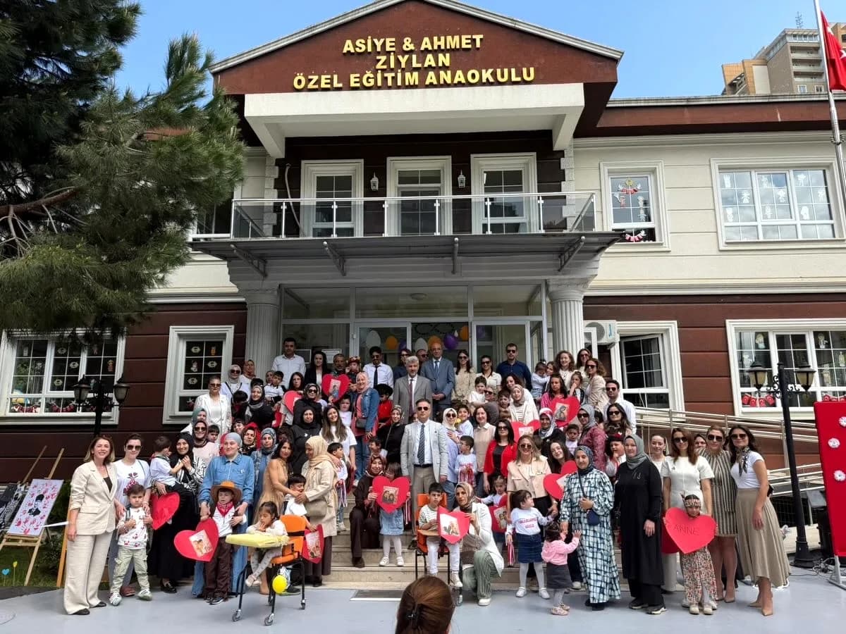 Ümraniye'de Özel Eğitimden Anlamlı Buluşma: "Empati Varsa Engel Yoktur" Ümraniye'de Özel Eğitimden Anlamlı Buluşma: "Empati Varsa Engel Yoktur"