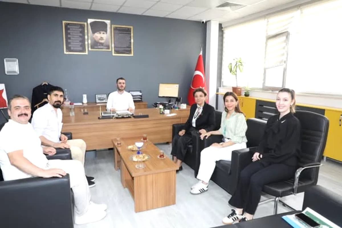 Yeşil Okullar Projesi Büyüyor: GTB'den Gaziantep'te Çevre Hamlesi Yeşil Okullar Projesi Büyüyor: GTB'den Gaziantep'te Çevre Hamlesi