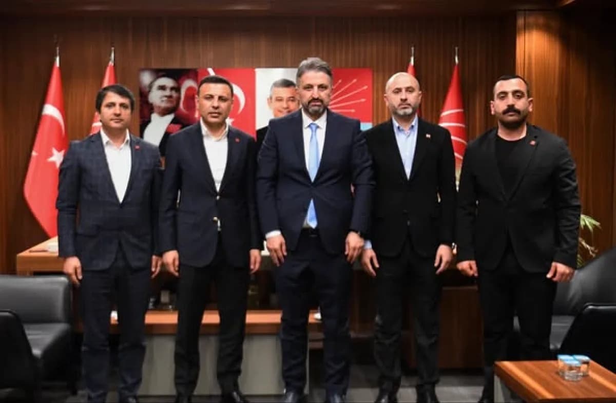 İstanbul Taksiciler Odası CHP İl Başkanı Özgür Çelik'i Ziyaret Etti İstanbul Taksiciler Odası CHP İl Başkanı Özgür Çelik'i Ziyaret Etti