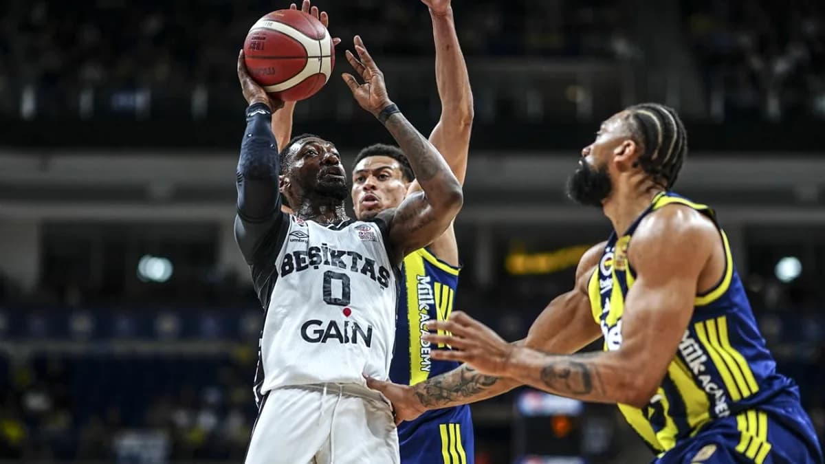 Beşiktaş GAİN'den Fenerbahçe Beko'ya 85-72'lik Deplasmanda Galibiyet Beşiktaş GAİN'den Fenerbahçe Beko'ya 85-72'lik Deplasmanda Galibiyet