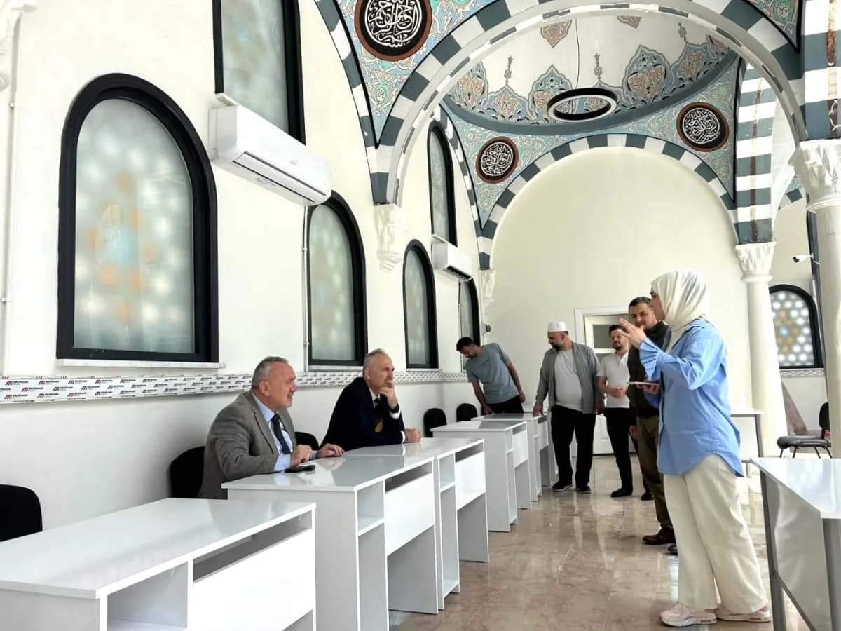 Kaymakam Yönden'den Ödev Evi Ziyareti Kaymakam Yönden'den Ödev Evi Ziyareti