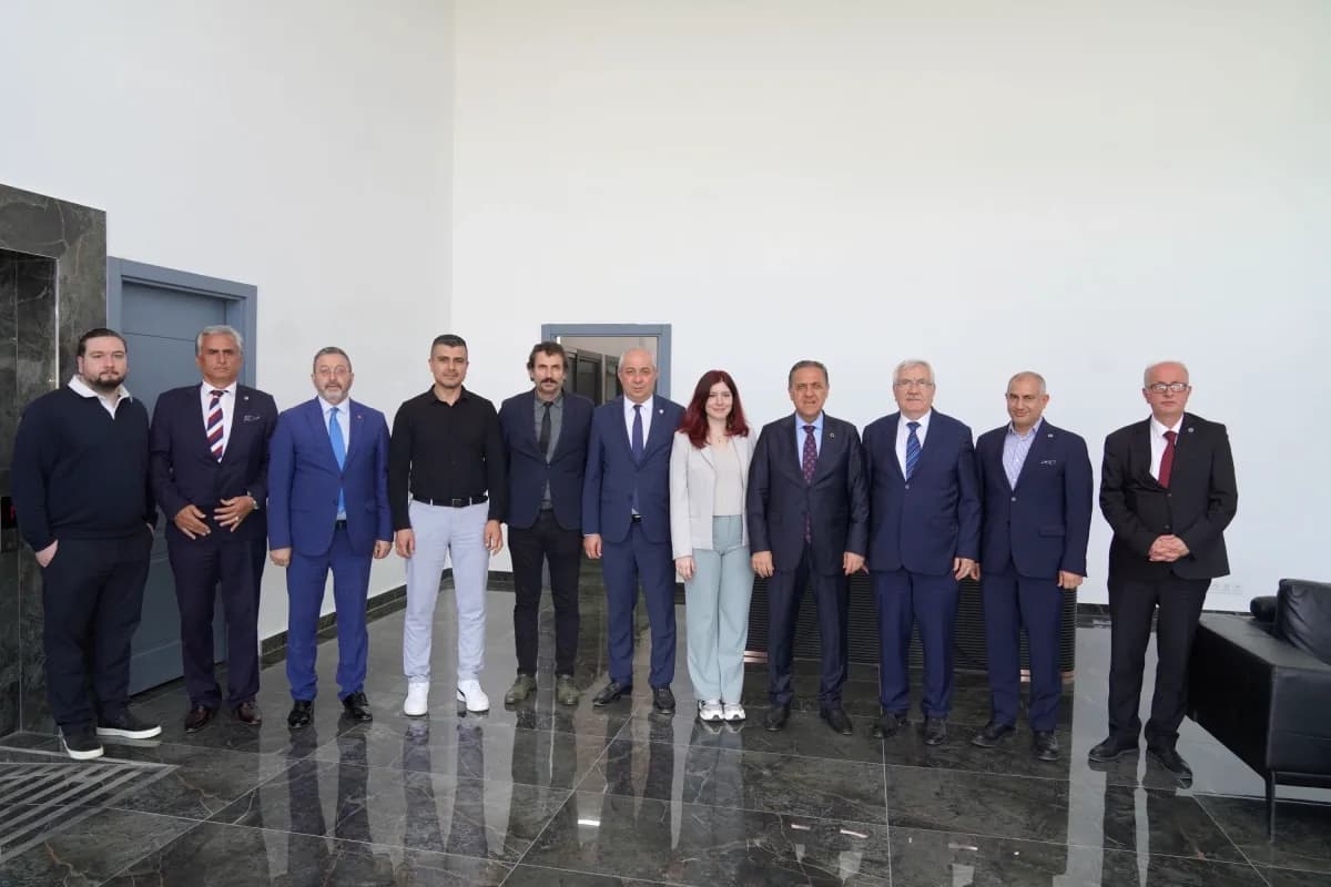 Yalova Valisi Usta ve YTSO Başkanı Demiryürek FT Metal'de Yalova Valisi Usta ve YTSO Başkanı Demiryürek FT Metal'de