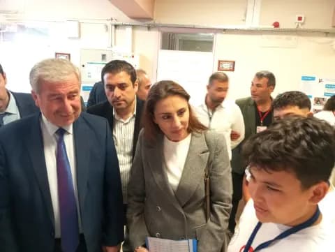 Bursa İznik'te TÜBİTAK 4006 Bilim Fuarı Açıldı Bursa İznik'te TÜBİTAK 4006 Bilim Fuarı Açıldı