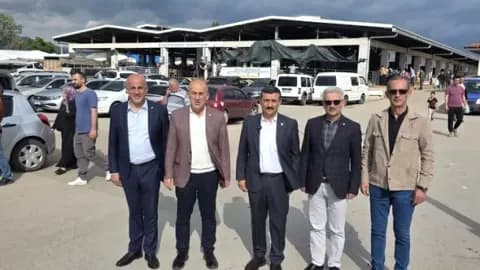 Bursa'da Kurban Pazarında Kira ve Yem Fiyatları İki Katına Çıktı Bursa'da Kurban Pazarında Kira ve Yem Fiyatları İki Katına Çıktı