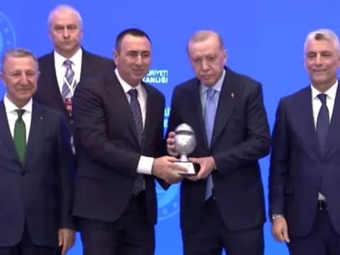 Merkez Bankası Enflasyon Tahminini Yüzde 26'ya Yükseltti: Mutlak Butlan Kararı Öncesi Hamle Merkez Bankası Enflasyon Tahminini Yüzde 26'ya Yükseltti: Mutlak Butlan Kararı Öncesi Hamle