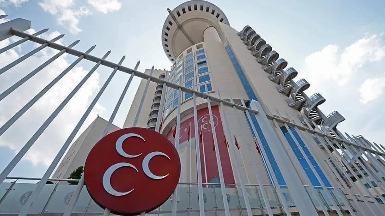 MHP'den Adıyaman'da Radikal Karar: İl ve Merkez İlçe Teşkilatları Feshedildi MHP'den Adıyaman'da Radikal Karar: İl ve Merkez İlçe Teşkilatları Feshedildi