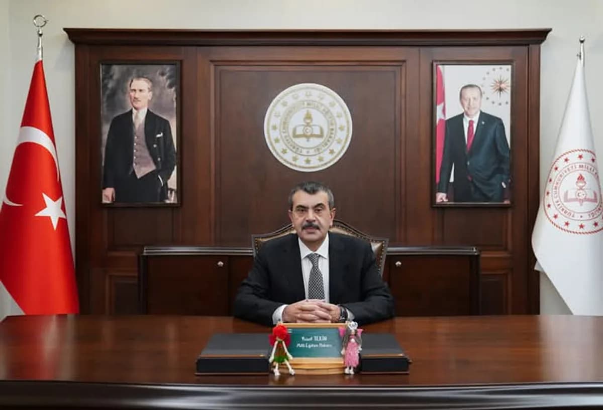 Millî Eğitim Bakanı'ndan Öğretmenler Günü Mesajı Millî Eğitim Bakanı'ndan Öğretmenler Günü Mesajı