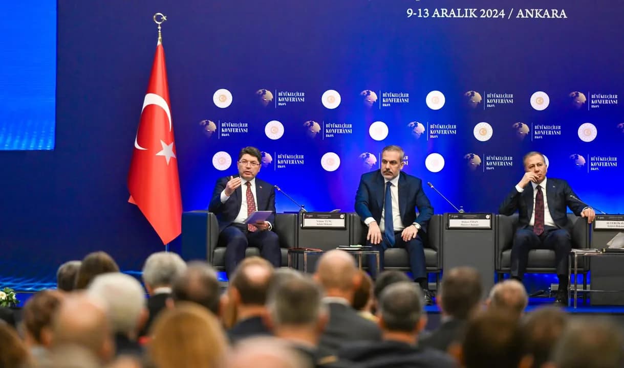 Adalet Bakanı Yılmaz Tunç: Türkiye Adalet Sistemini Güçlendirmek İçin Reformlar Yapıyor Adalet Bakanı Yılmaz Tunç: Türkiye Adalet Sistemini Güçlendirmek İçin Reformlar Yapıyor