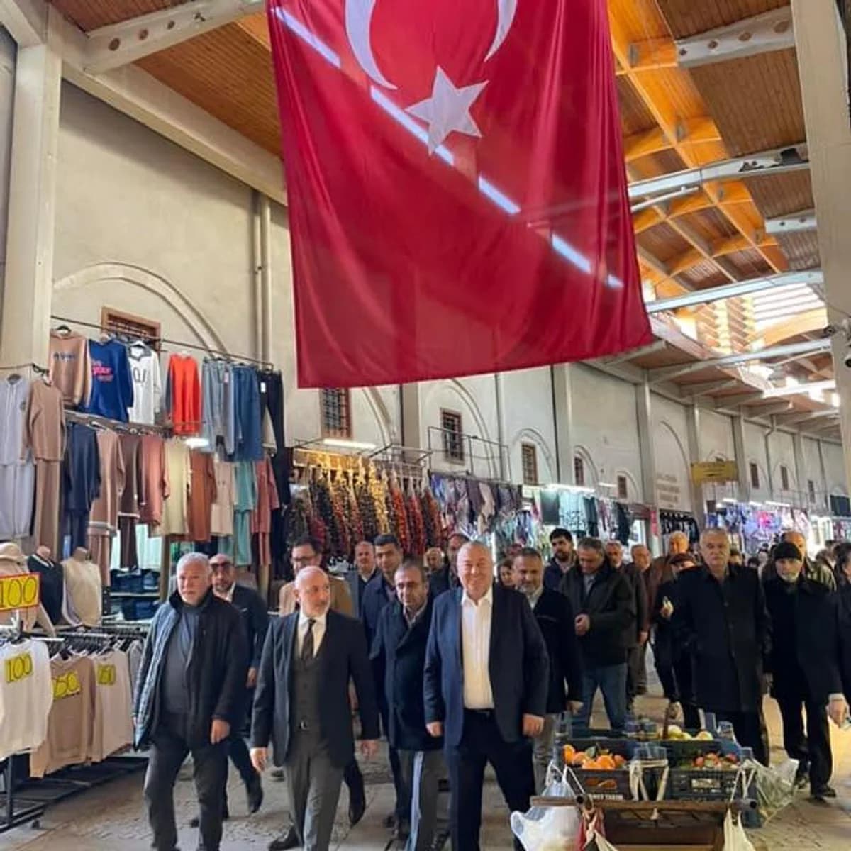CHP Milletvekili Ali Öztunç, Kahramanmaraş Kapalı Çarşı'da Esnaf İle Buluştu CHP Milletvekili Ali Öztunç, Kahramanmaraş Kapalı Çarşı'da Esnaf İle Buluştu