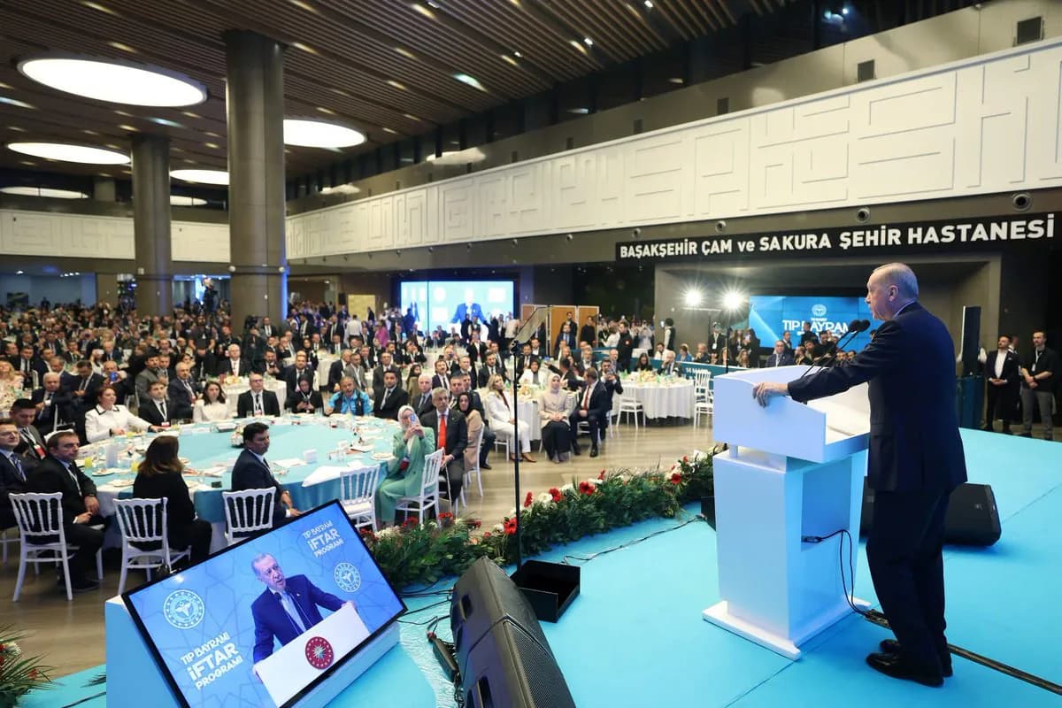 Sağlık Bakanlığı, Tıp Bayramı İftarında Sağlık Çalışanlarını Buluşturdu Sağlık Bakanlığı, Tıp Bayramı İftarında Sağlık Çalışanlarını Buluşturdu