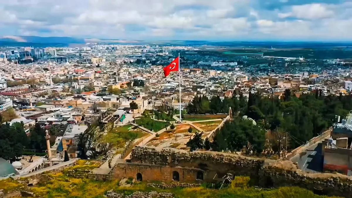 Şanlıurfa'da Yeni Köprülü Kavşak Trafiği Hafifletti Şanlıurfa'da Yeni Köprülü Kavşak Trafiği Hafifletti
