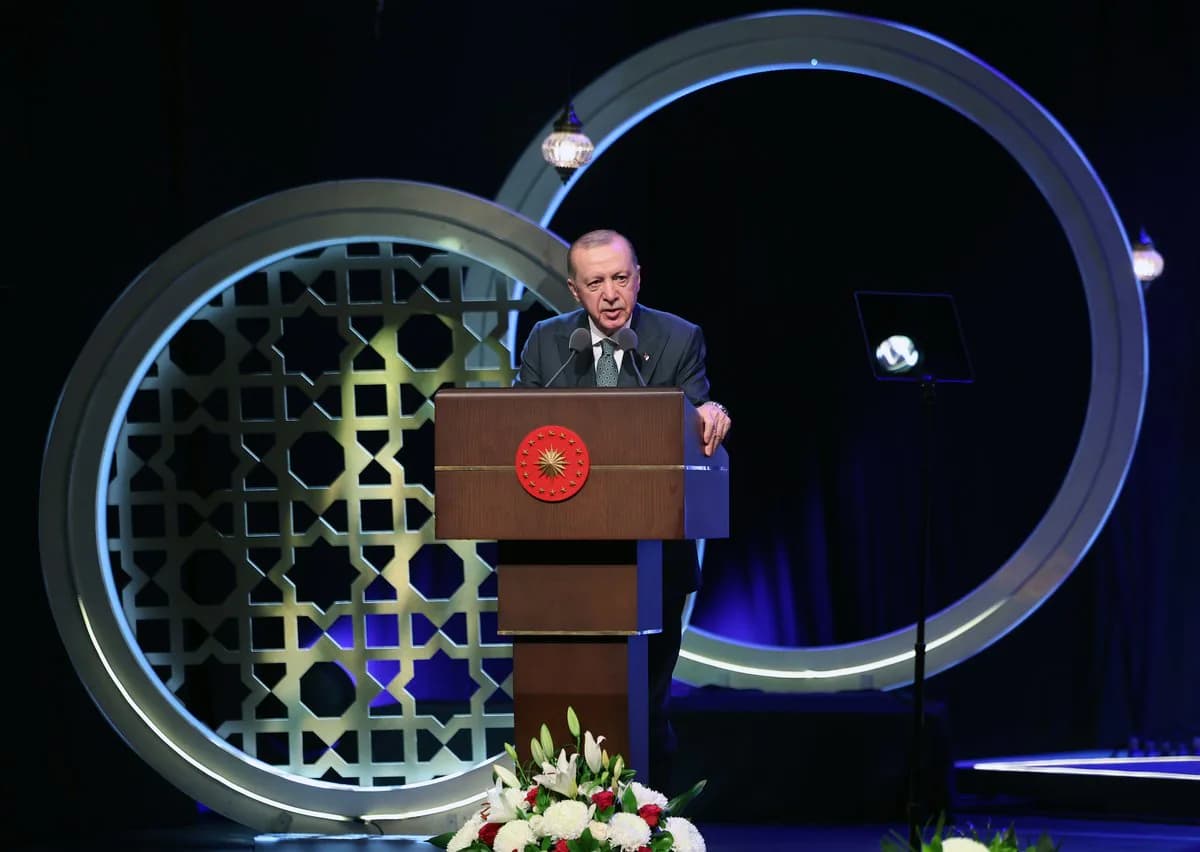 Erdoğan, Kuran'ı Kerim Okuma Yarışması Birincilerini Tebrik Etti Erdoğan, Kuran'ı Kerim Okuma Yarışması Birincilerini Tebrik Etti