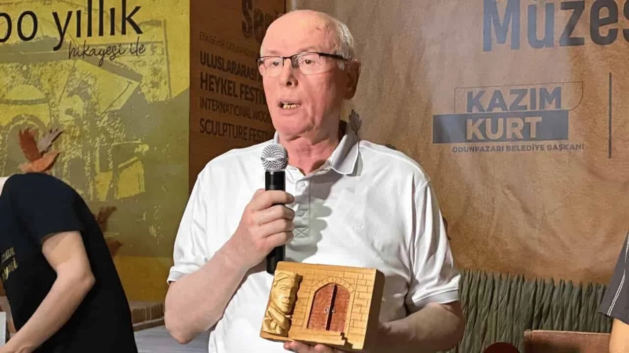 Eskişehir'de Tarihi Kriz: Kurşunlu Külliyesi Tahliye Riskiyle Karşı Karşıya Eskişehir'de Tarihi Kriz: Kurşunlu Külliyesi Tahliye Riskiyle Karşı Karşıya