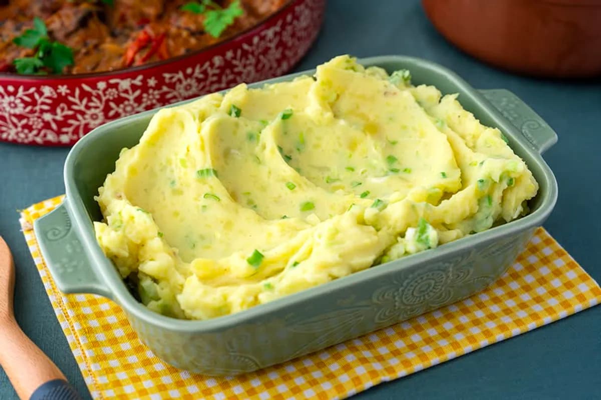 Patates Püresi Tarifleri: 12 Farklı ve Kolay Lezzet Patates Püresi Tarifleri: 12 Farklı ve Kolay Lezzet
