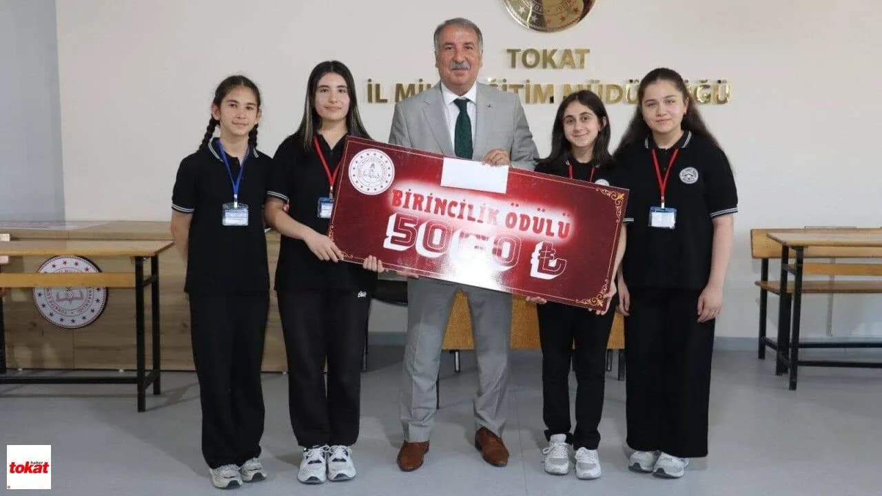 Tokat'ta Münazara Şampiyonu Belli Oldu: Niksar'dan Büyük Başarı Tokat'ta Münazara Şampiyonu Belli Oldu: Niksar'dan Büyük Başarı