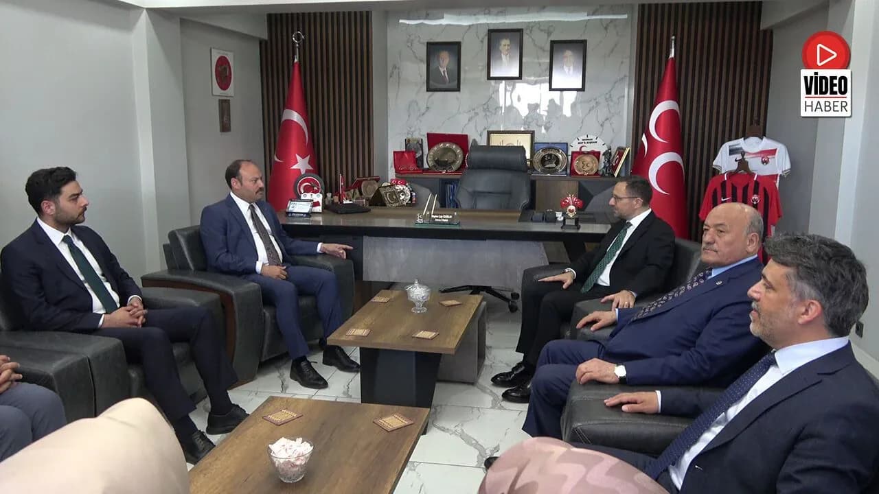 Bakan Yardımcısı Sedat Ayyıldız'dan Erzincan'da Kritik Temaslar: Fuar ve Teşkilat Ziyaretleri Bakan Yardımcısı Sedat Ayyıldız'dan Erzincan'da Kritik Temaslar: Fuar ve Teşkilat Ziyaretleri