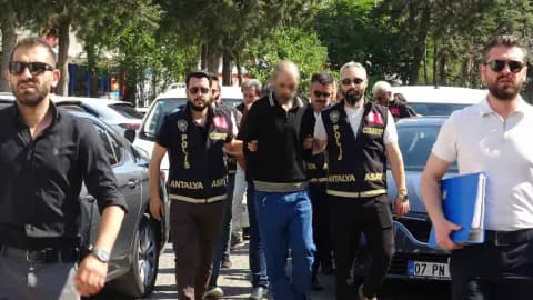Antalya'da 12 Yıl Sonra Gelen Adalet: 'Kaza' Denilen Ölüm Cinayet Çıktı Antalya'da 12 Yıl Sonra Gelen Adalet: 'Kaza' Denilen Ölüm Cinayet Çıktı
